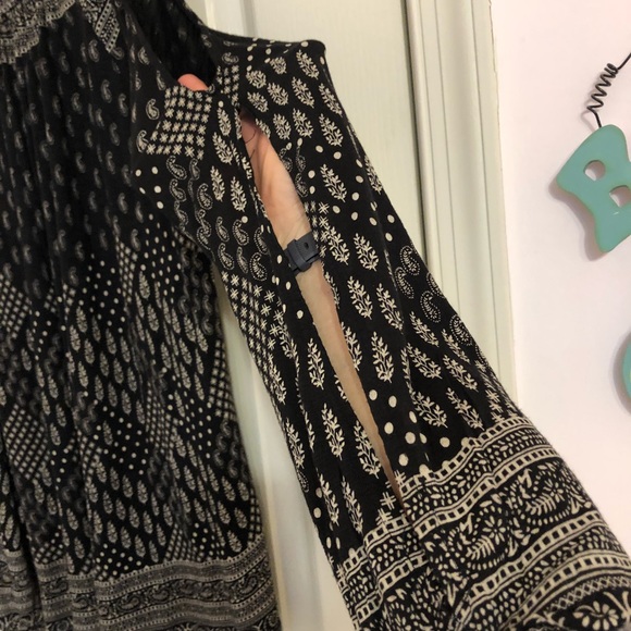 LUCKY BRAND Cold shouldered flirty top - Picture 8 of 8